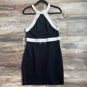 Express Women’s Sleeveless Casual Business Formal Dress Size Medium Black White